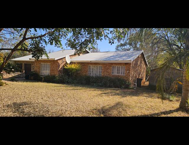 4.10HA SMALLHOLDING FOR SALE IN RENOSTERFONTEIN AH